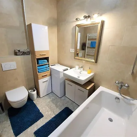 Comfy & Stylish Flat In The City Centre + Parking Bratislava Exterior photo