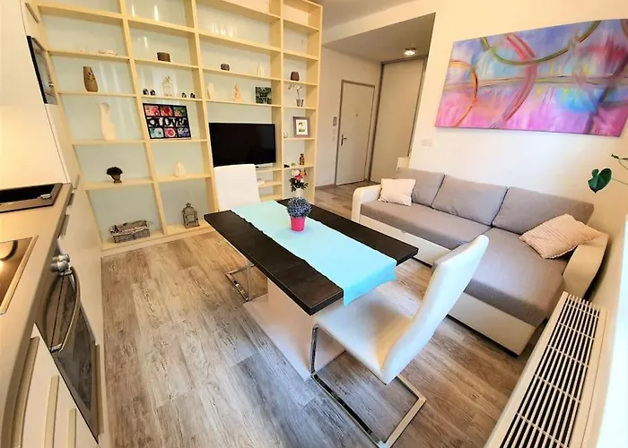 Comfy & Stylish Flat In The City Centre + Parking