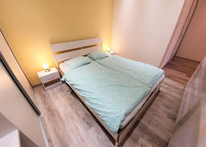 Comfy & Stylish Flat In The City Centre + Parking
