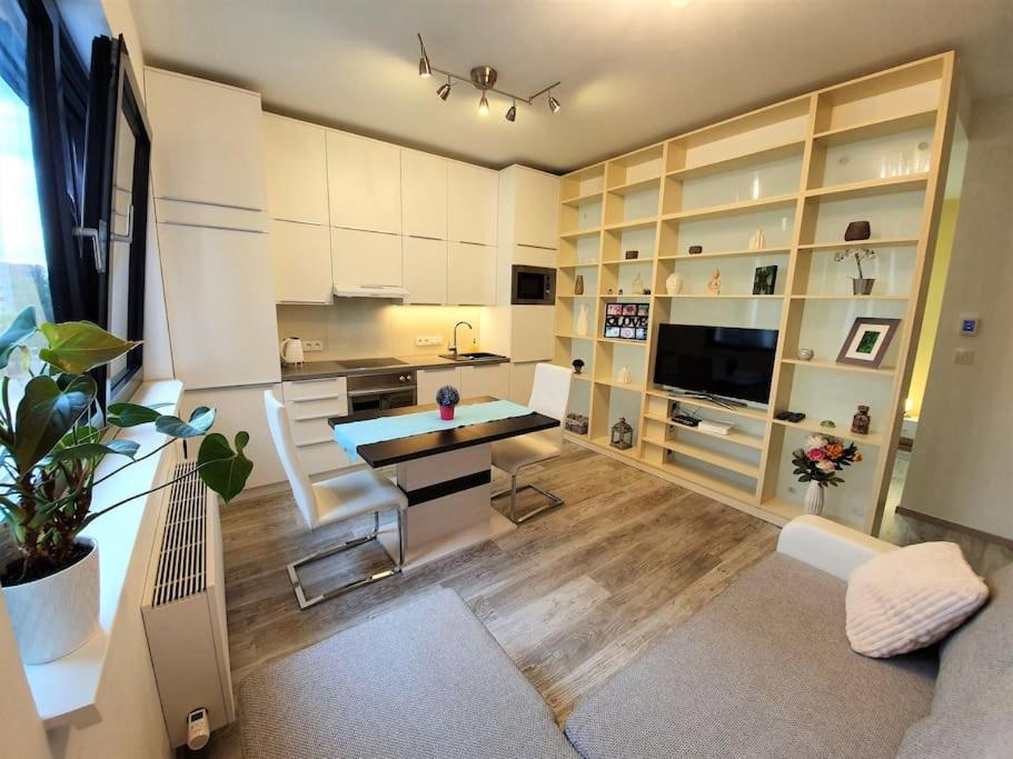 Comfy & Stylish Flat In The Centre + Parking *